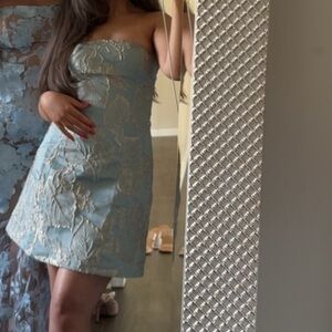 Elegant Blue/Gold Lace Strapless Dress